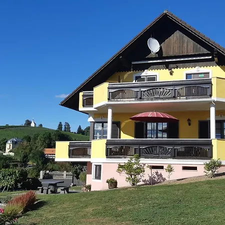 Wein- Und Weitblick Gleinstatten